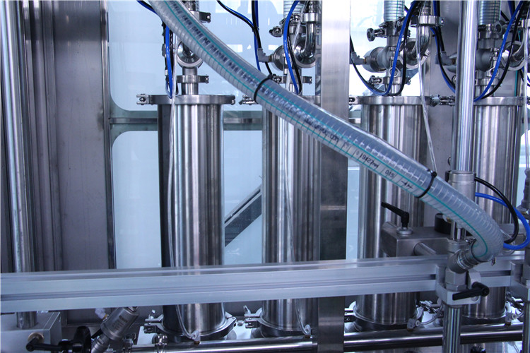 mašina za punjenje čokoladom